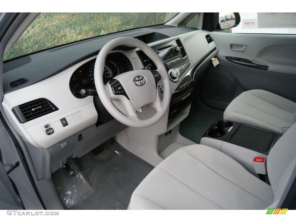 2014 Sienna LE - Silver Sky Metallic / Light Gray photo #5