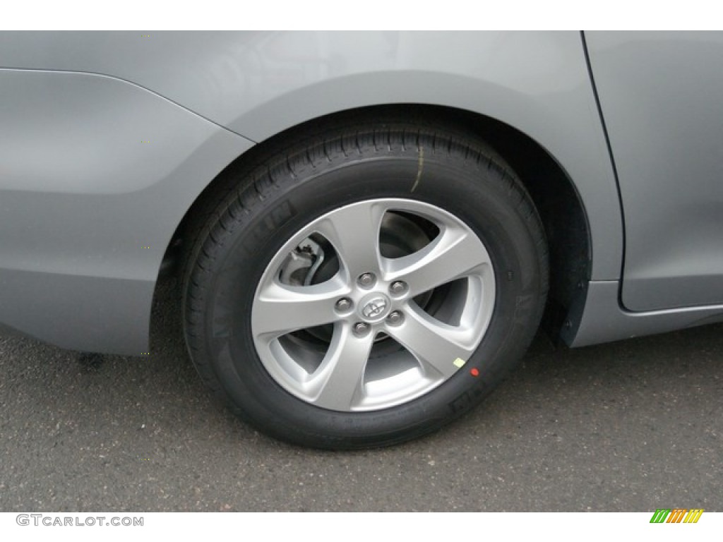 2014 Sienna LE - Silver Sky Metallic / Light Gray photo #10