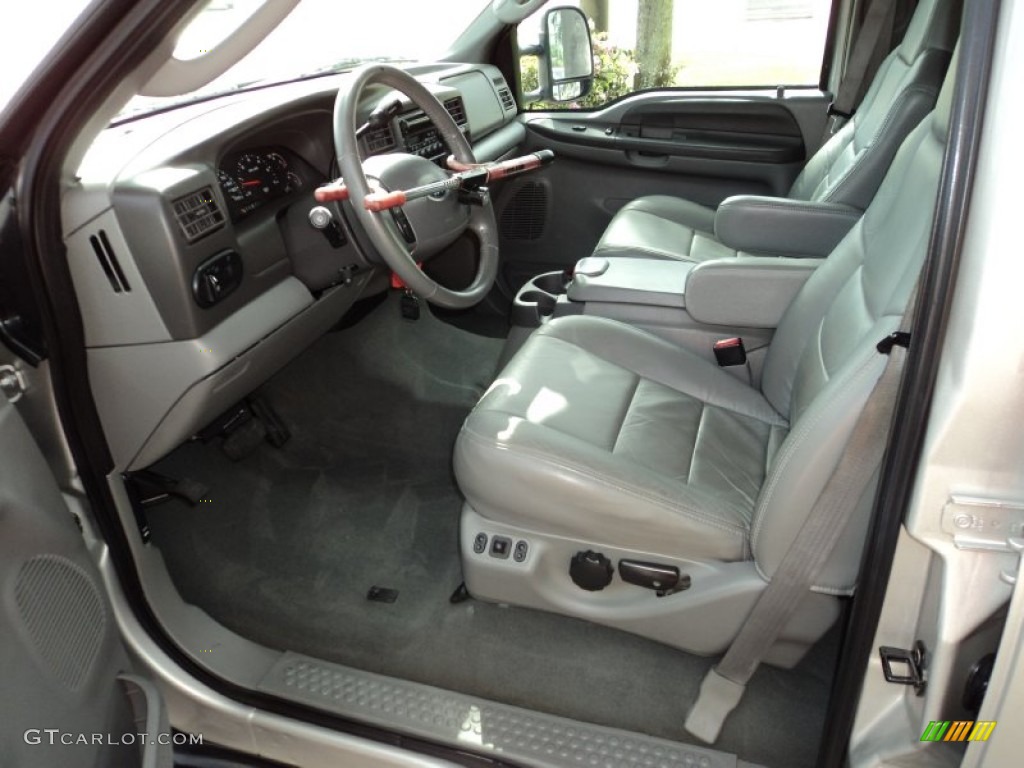 2004 Ford Excursion XLT Front Seat Photos