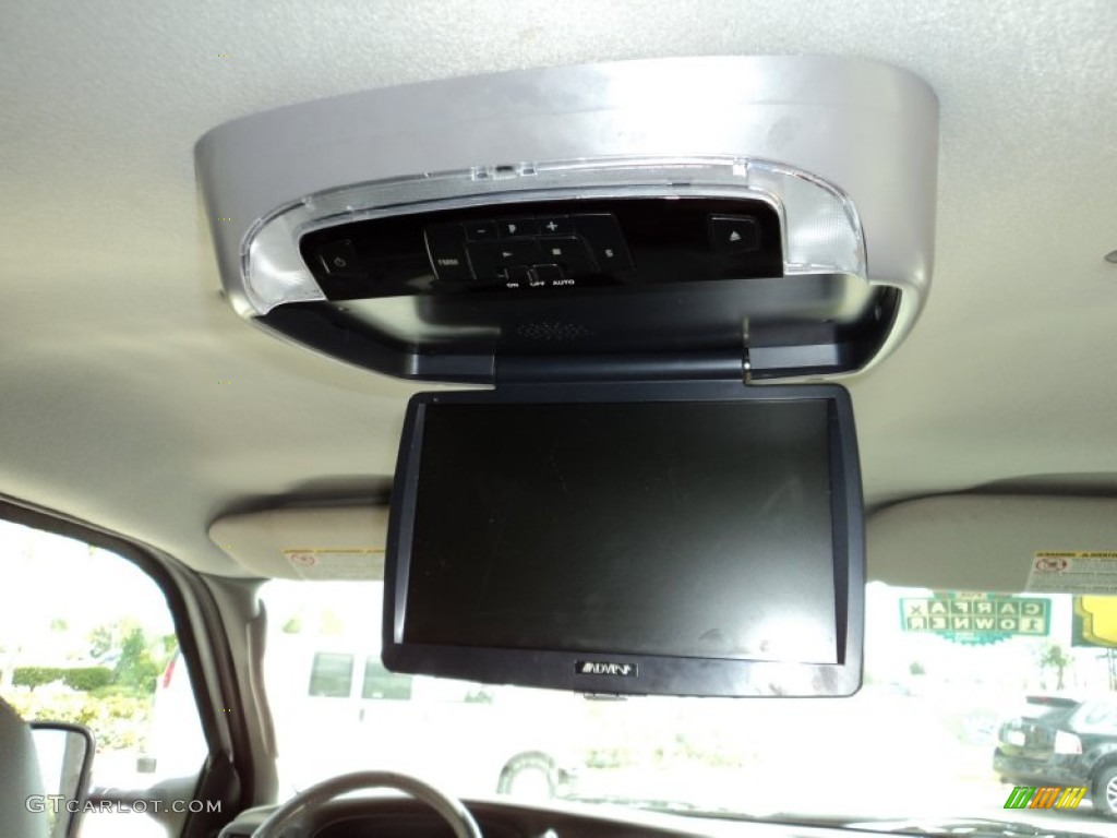 2004 Ford Excursion XLT Entertainment System Photo #88558826