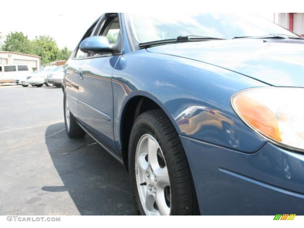 2002 Taurus SE - Blue Metallic / Medium Graphite photo #11