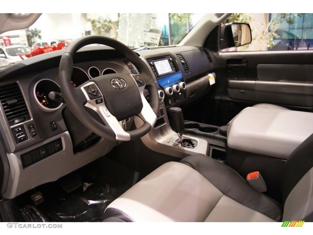Graphite Interior 2014 Toyota Sequoia SR5 4x4 Photo #88559129