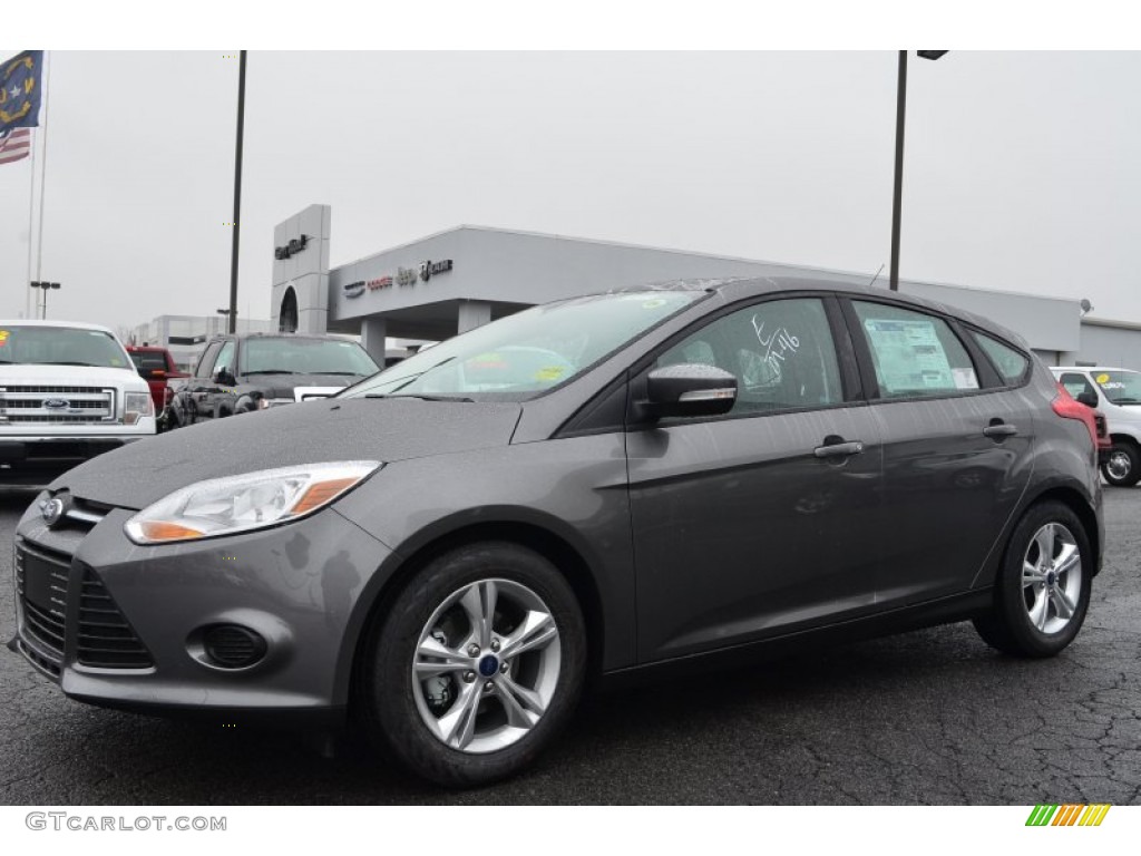 2014 Focus SE Hatchback - Sterling Gray / Charcoal Black photo #3