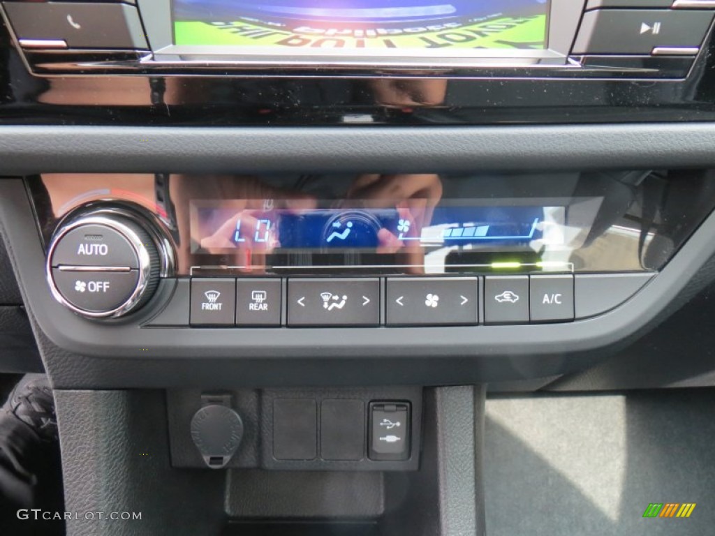 2014 Toyota Corolla S Controls Photo #88561738