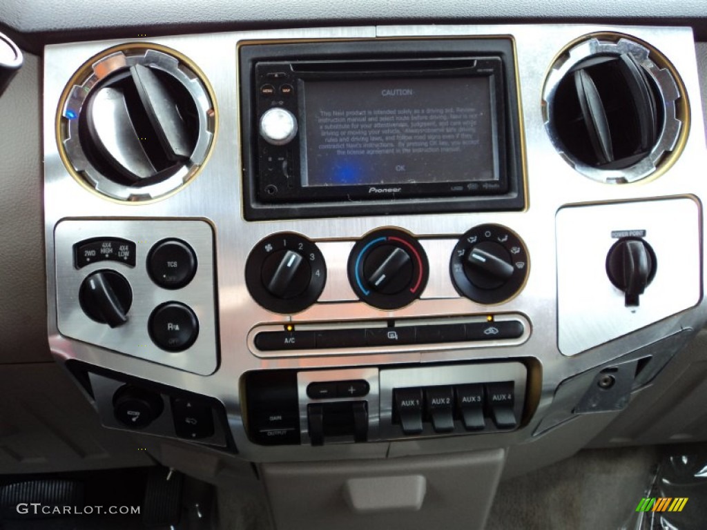 2008 F350 Super Duty FX4 Crew Cab 4x4 Dually - Silver Metallic / Black photo #37