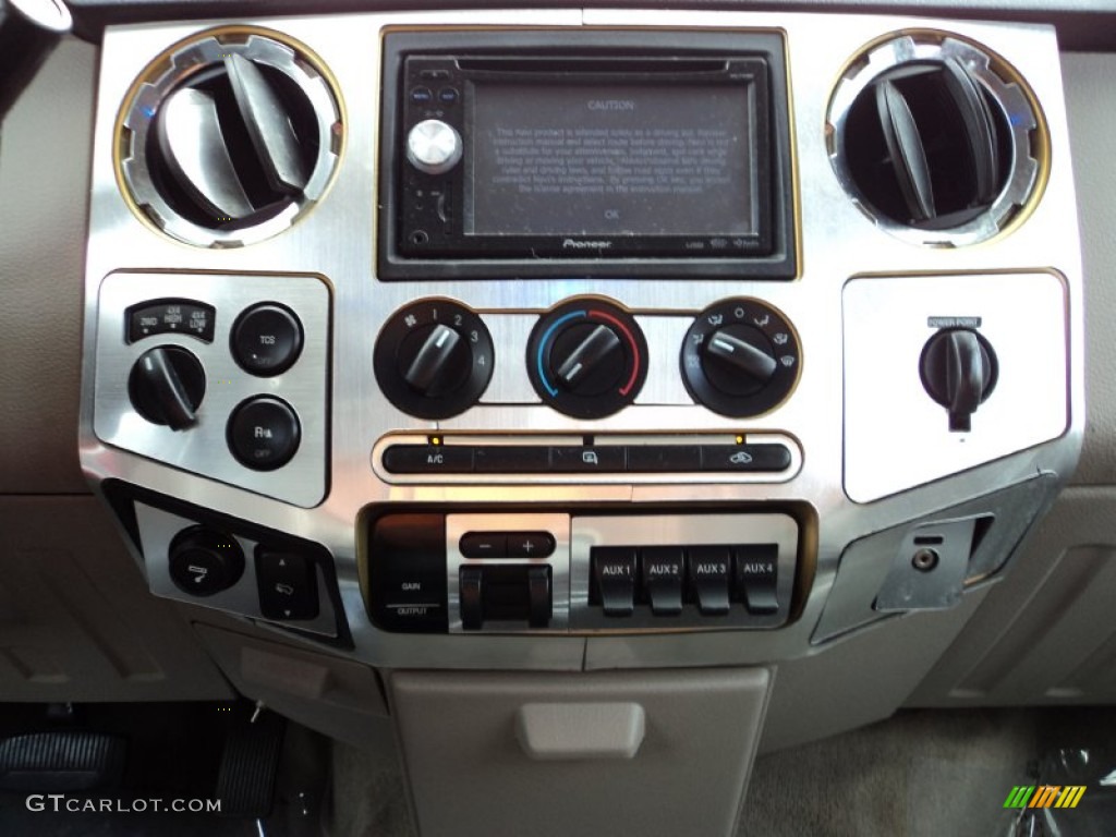 2008 F350 Super Duty FX4 Crew Cab 4x4 Dually - Silver Metallic / Black photo #40