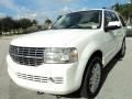 White Platinum Metallic Tri-Coat - Navigator  Photo No. 13