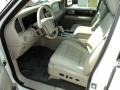 White Platinum Metallic Tri-Coat - Navigator  Photo No. 17
