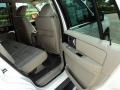 White Platinum Metallic Tri-Coat - Navigator  Photo No. 21
