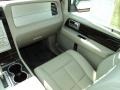 White Platinum Metallic Tri-Coat - Navigator  Photo No. 28