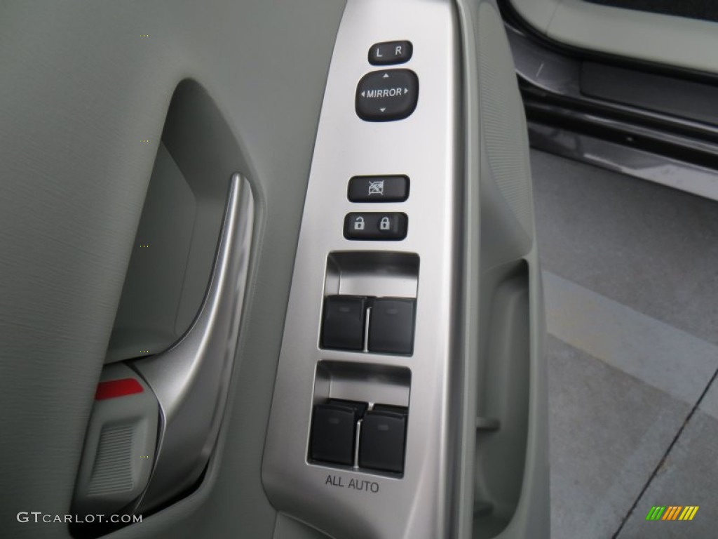 2014 Prius v Five - Magnetic Gray Metallic / Misty Gray photo #24