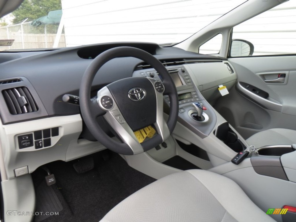Misty Gray Interior 2014 Toyota Prius Two Hybrid Photo #88565975