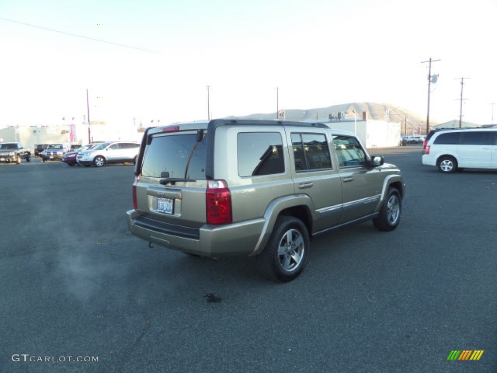 2006 Commander  - Light Khaki Metallic / Khaki photo #5