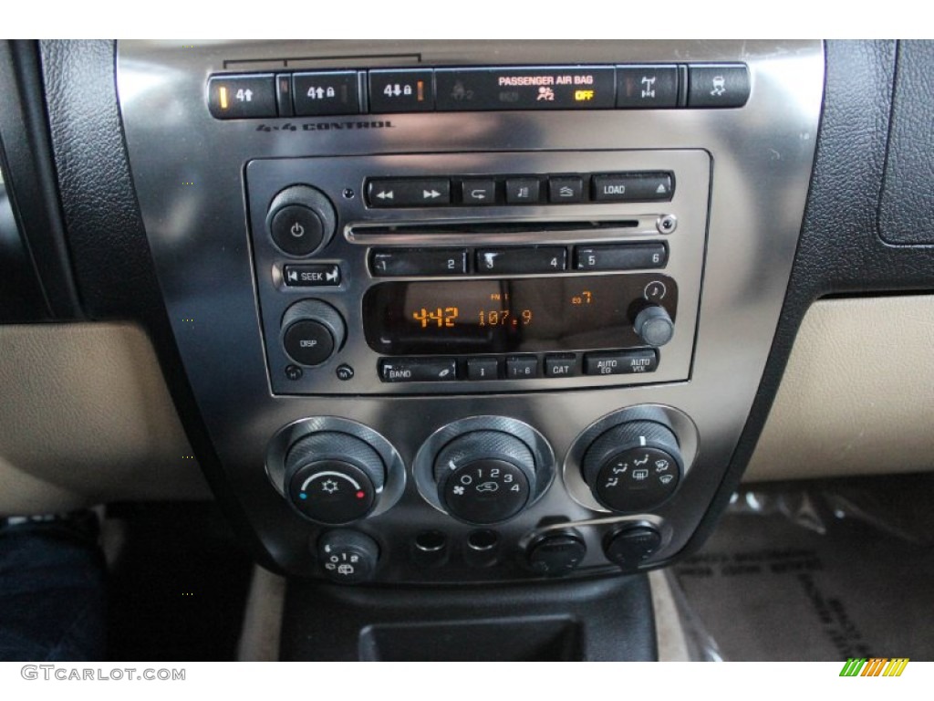 2006 Hummer H3 Standard H3 Model Controls Photo #88571642