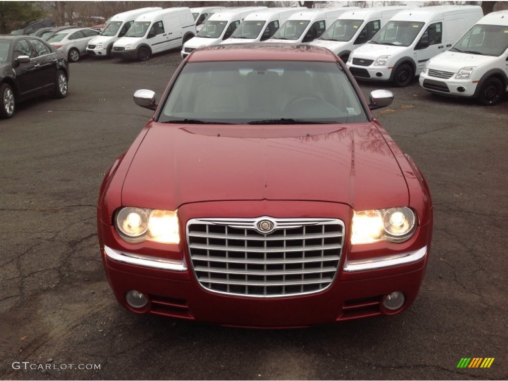 2007 300 C HEMI - Inferno Red Crystal Pearlcoat / Dark Slate Gray/Light Graystone photo #2