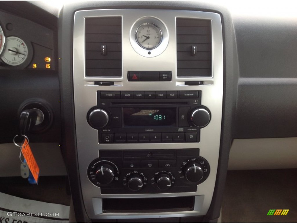 2007 300 C HEMI - Inferno Red Crystal Pearlcoat / Dark Slate Gray/Light Graystone photo #15