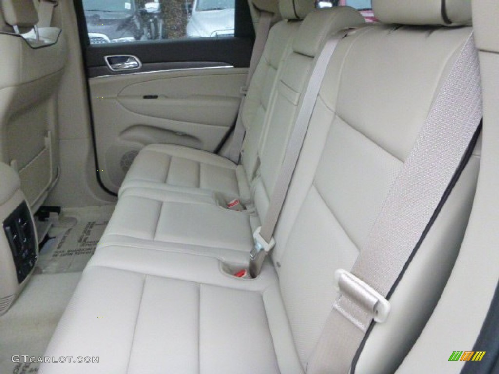 2014 Jeep Grand Cherokee Overland 4x4 Rear Seat Photo #88578379