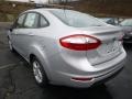 Ingot Silver - Fiesta SE Sedan Photo No. 4
