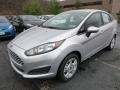 Ingot Silver - Fiesta SE Sedan Photo No. 5