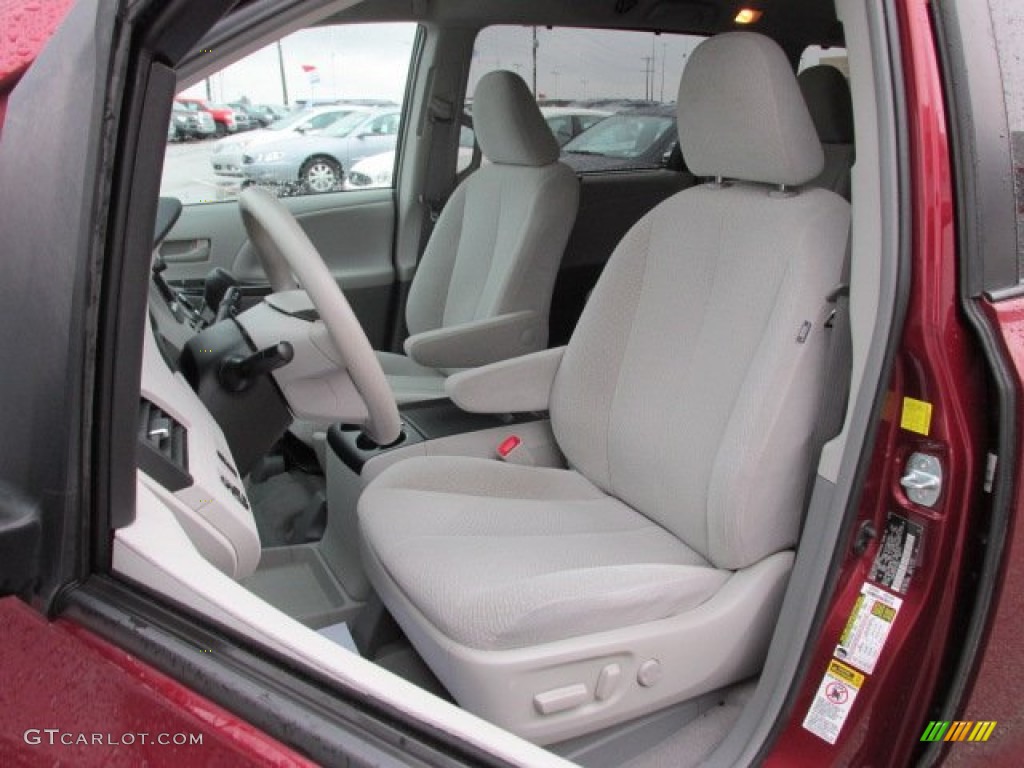 2011 Sienna LE - Salsa Red Pearl / Light Gray photo #11