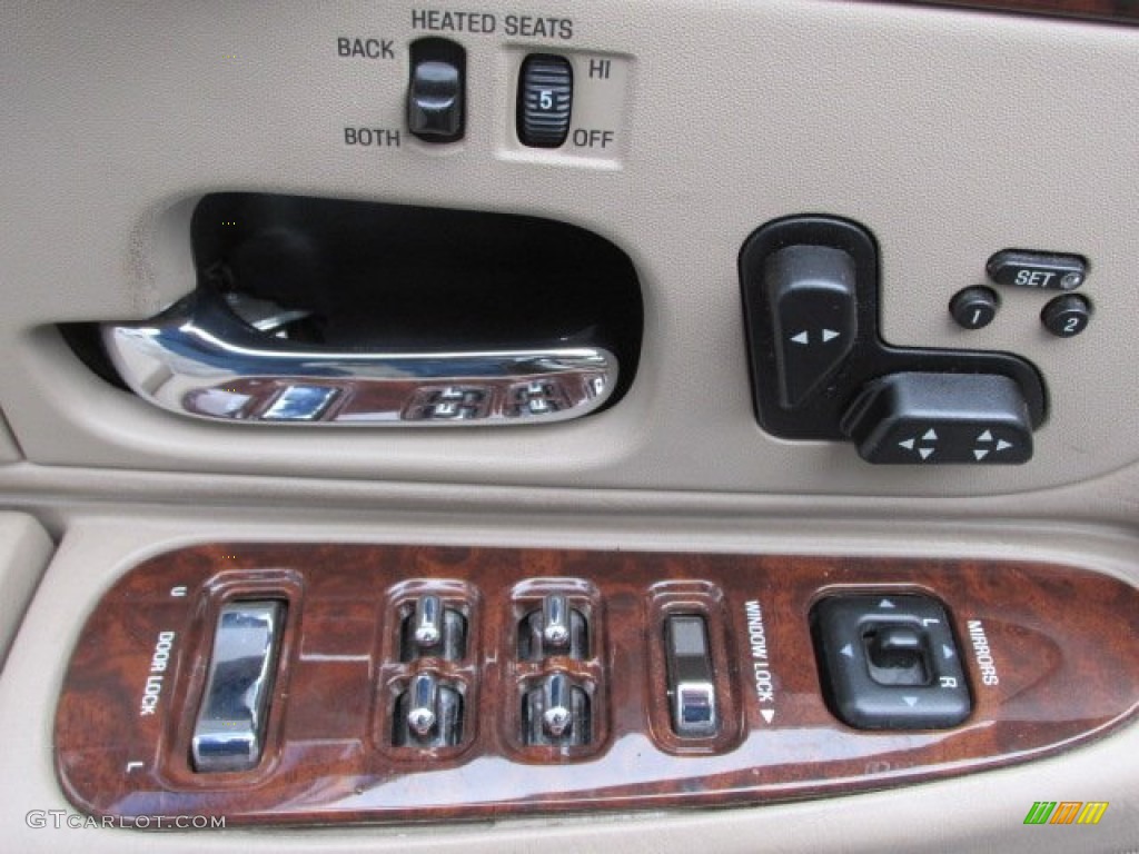 2001 Lincoln Town Car Signature Controls Photo #88583356