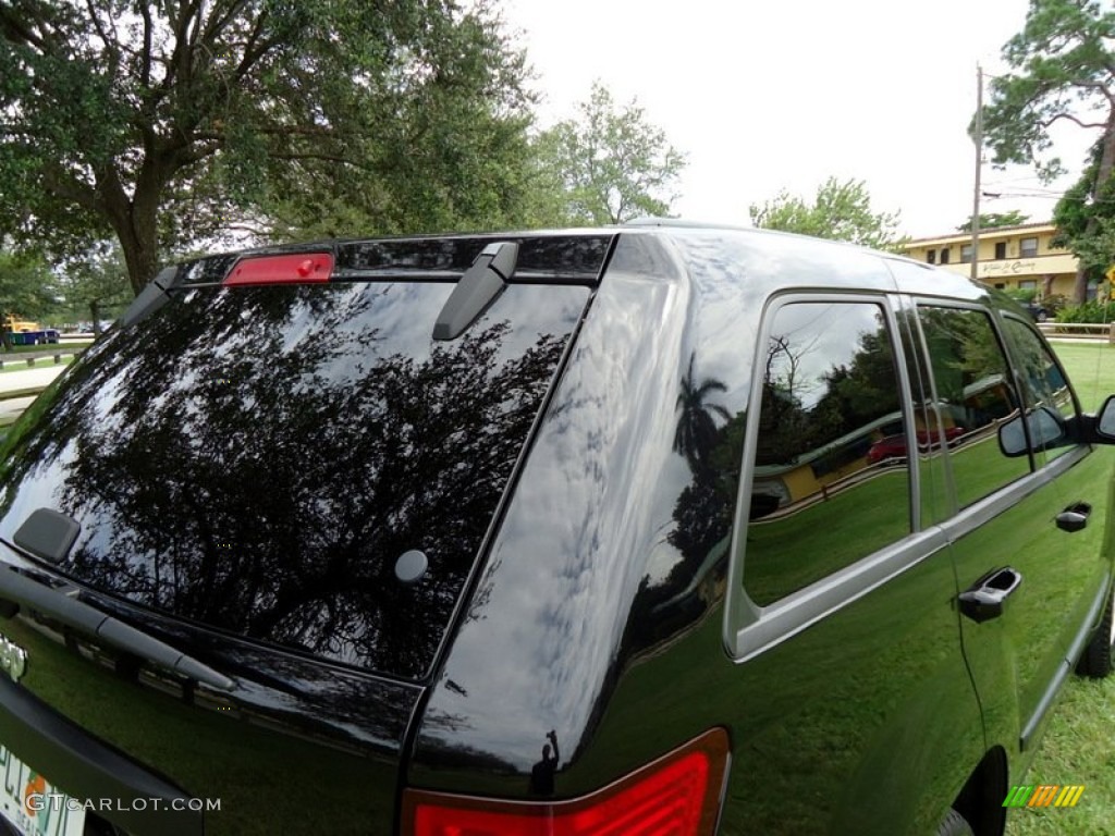 2008 Grand Cherokee Laredo - Black / Dark Slate Gray photo #15