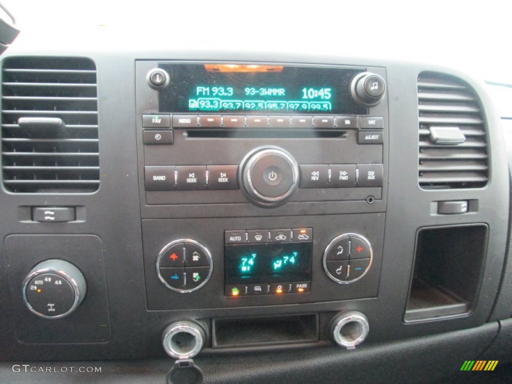 2008 Chevrolet Silverado 1500 LT Extended Cab 4x4 Controls Photo #88583608