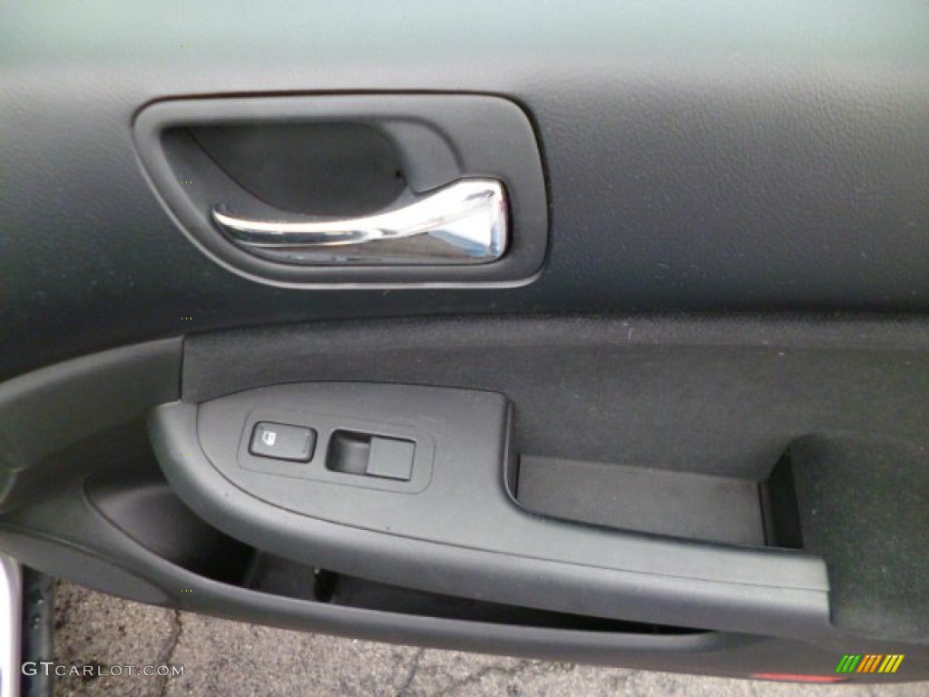 2006 Accord Value Package Sedan - Alabaster Silver Metallic / Black photo #11