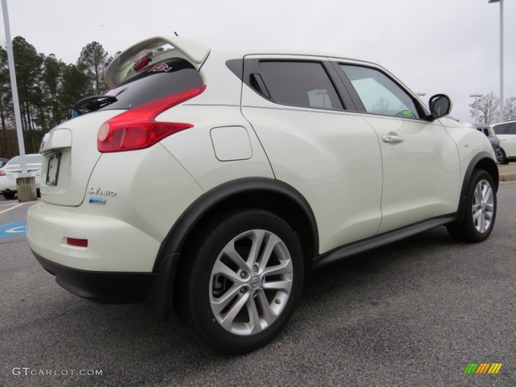 2012 Juke SV AWD - White Pearl / Black/Silver Trim photo #5