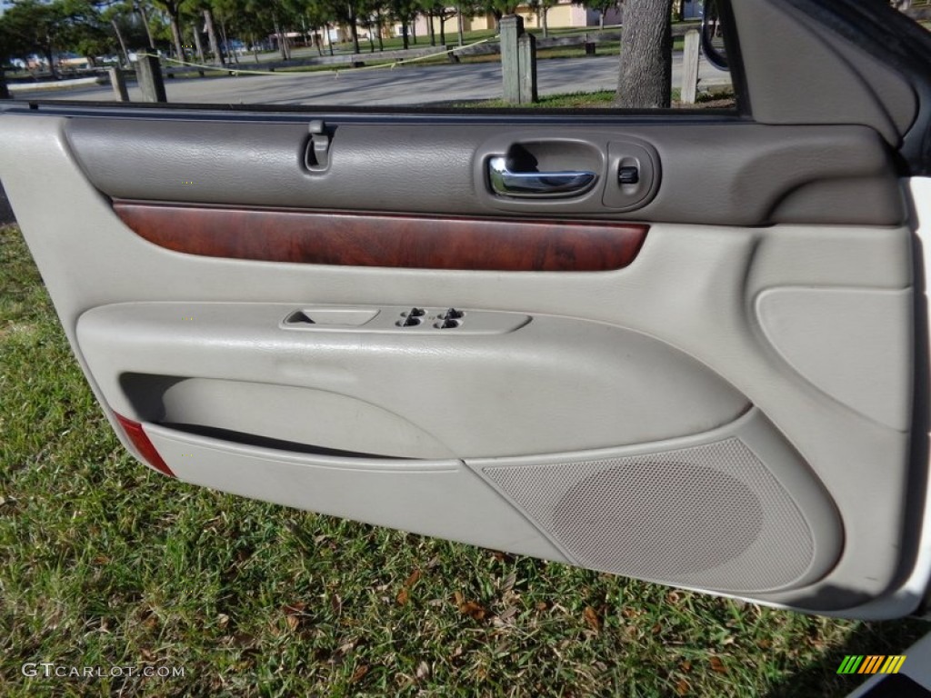 2006 Chrysler Sebring Limited Convertible Light Taupe Door Panel Photo #88588765