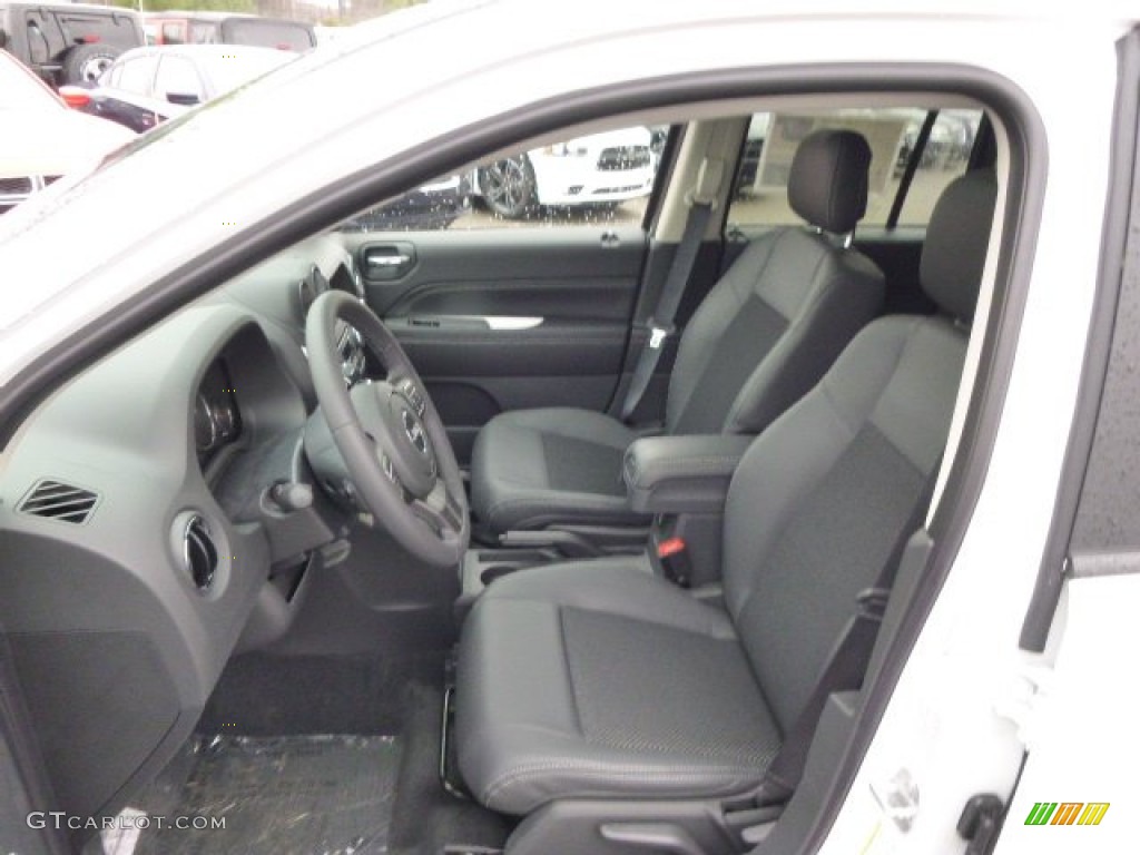 2014 Compass Latitude 4x4 - Bright White / Dark Slate Gray photo #10