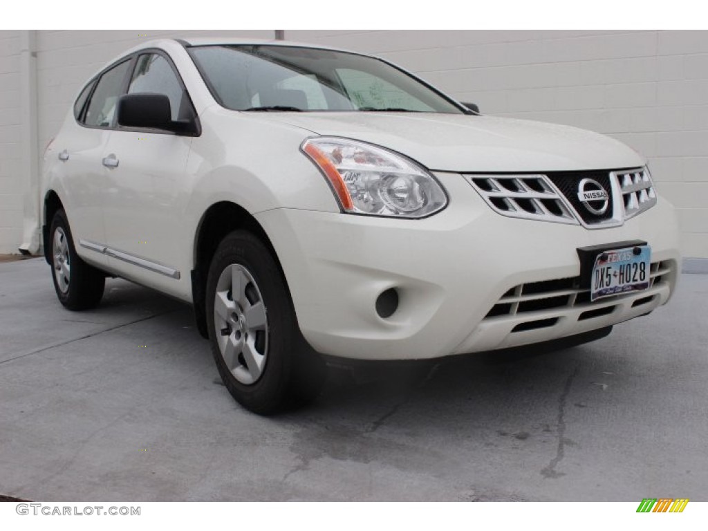 Pearl White Nissan Rogue