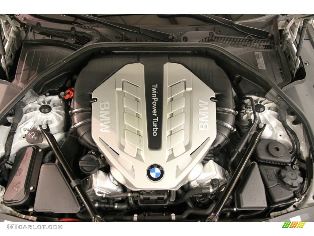 2011 BMW 7 Series 750Li xDrive Sedan Engine Photos