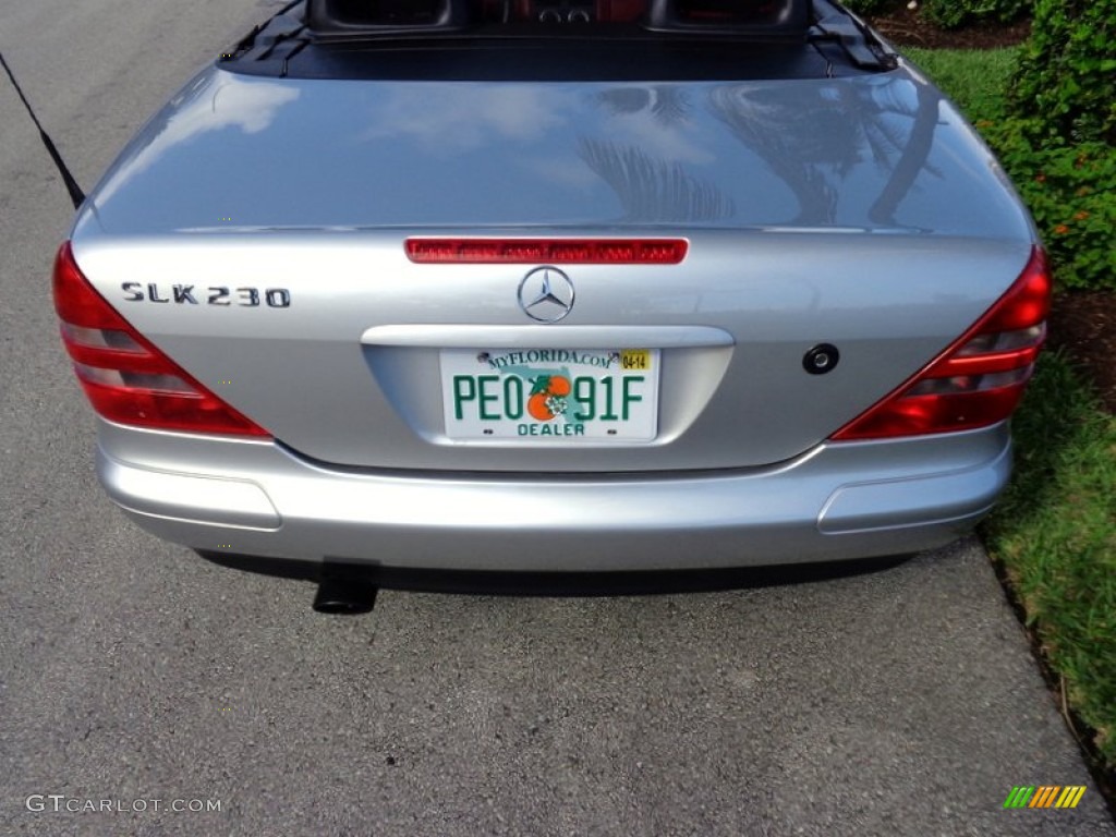 1998 SLK 230 Kompressor Roadster - Brilliant Silver Metallic / Salsa Red photo #48