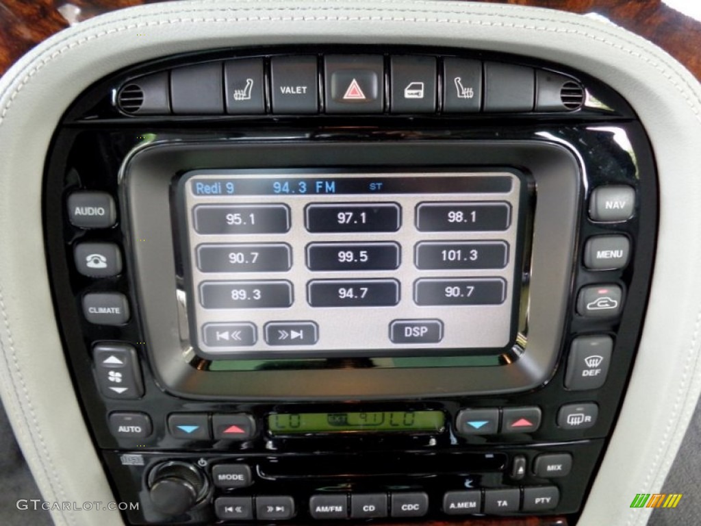 2004 Jaguar XJ XJ8 Controls Photo #88611004