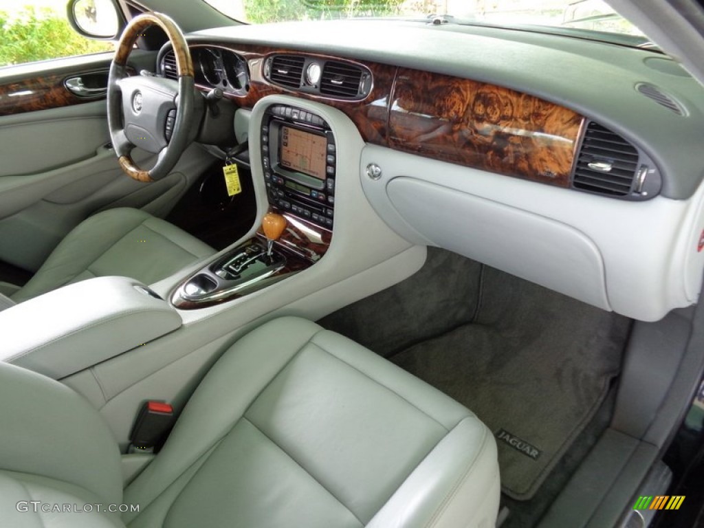 2004 Jaguar XJ XJ8 Dove Dashboard Photo #88611073