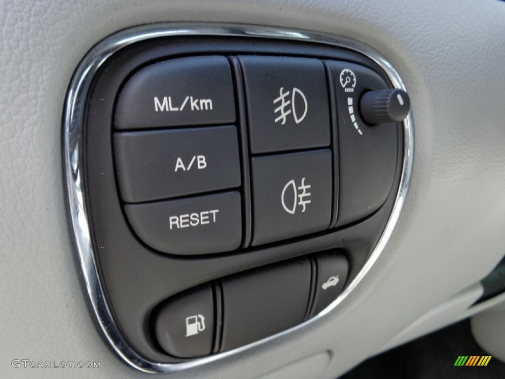 2004 Jaguar XJ XJ8 Controls Photo #88611661
