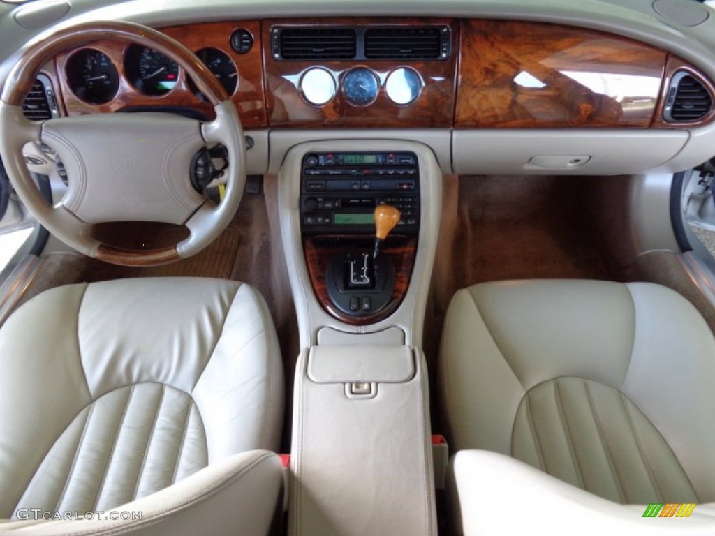 1999 Jaguar XK XK8 Coupe Oatmeal Dashboard Photo #88612951