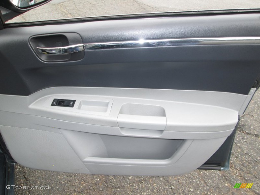 2006 300 Touring - Magnesium Pearlcoat / Deep Jade/Light Graystone photo #27