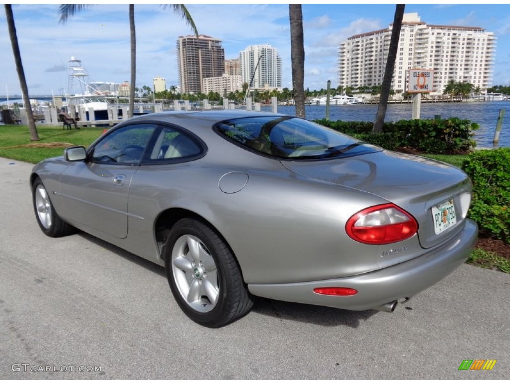 1999 XK XK8 Coupe - Meteorite SIlver Metallic / Oatmeal photo #9