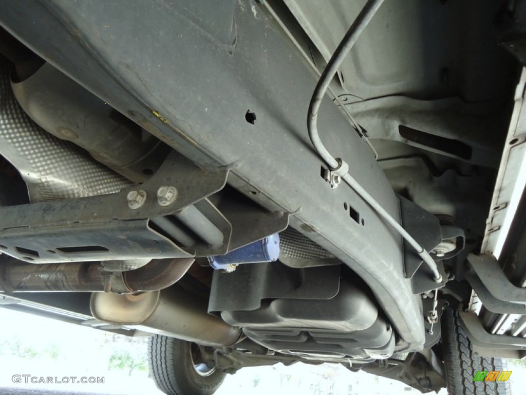 2004 Ford Expedition Eddie Bauer Undercarriage Photo #88613398