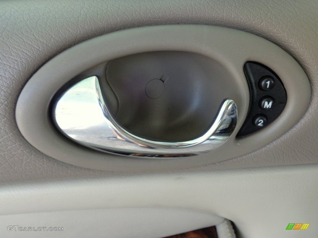 1999 XK XK8 Coupe - Meteorite SIlver Metallic / Oatmeal photo #40