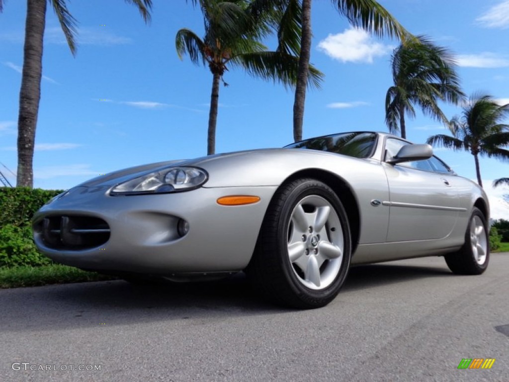 1999 XK XK8 Coupe - Meteorite SIlver Metallic / Oatmeal photo #52