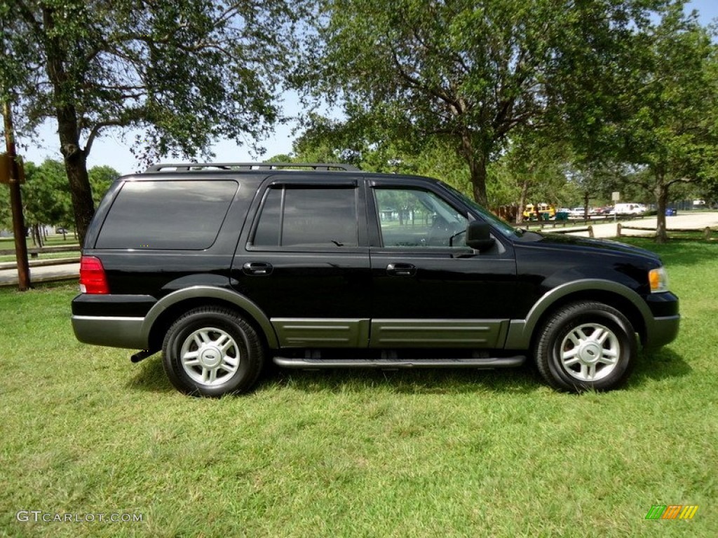Black Clearcoat 2005 Ford Expedition XLT 4x4 Exterior Photo #88615678