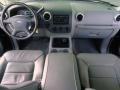 Black Clearcoat - Expedition XLT 4x4 Photo No. 22
