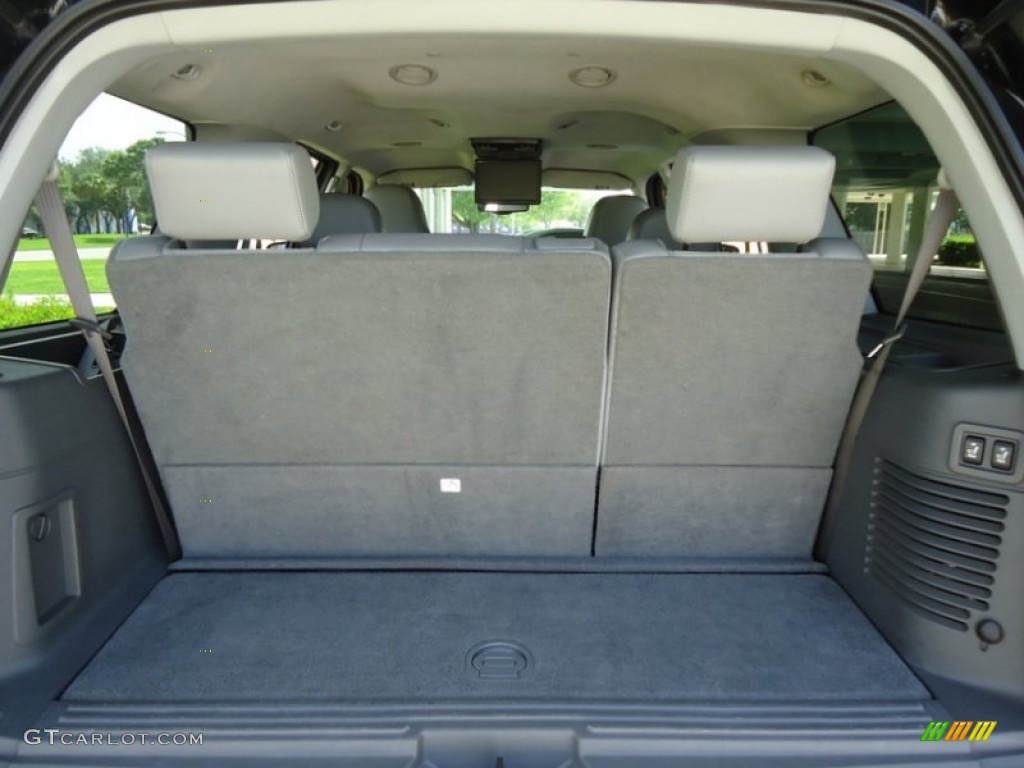2005 Ford Expedition XLT 4x4 Trunk Photo #88616091
