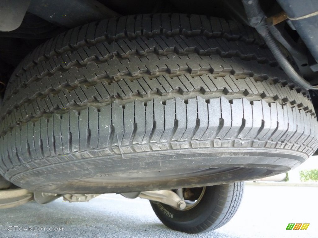 2005 Ford Expedition XLT 4x4 Undercarriage Photos | GTCarLot.com