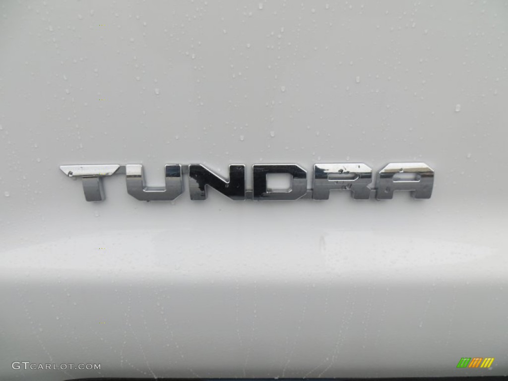 2014 Tundra SR5 Crewmax - Super White / Graphite photo #14