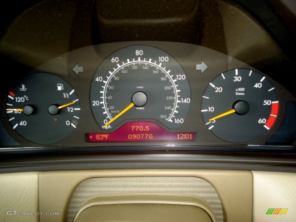 1999 Mercedes-Benz E 300TD Sedan Gauges Photos