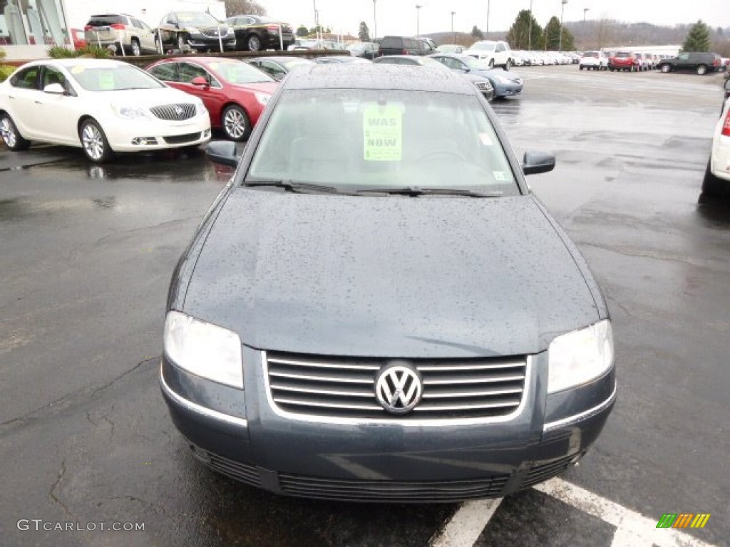 2003 Passat GLX 4Motion Sedan - Fresco Green Metallic / Grey photo #2